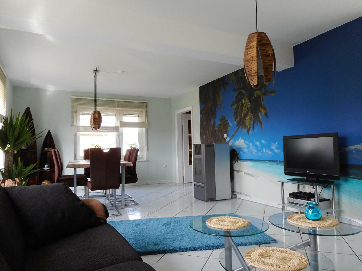 Modernes Ferienhaus Der Besonderen Art Mit Garten لونه المظهر الخارجي الصورة