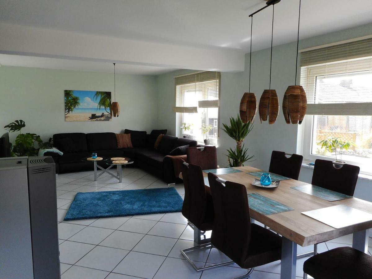 Modernes Ferienhaus Der Besonderen Art Mit Garten لونه المظهر الخارجي الصورة